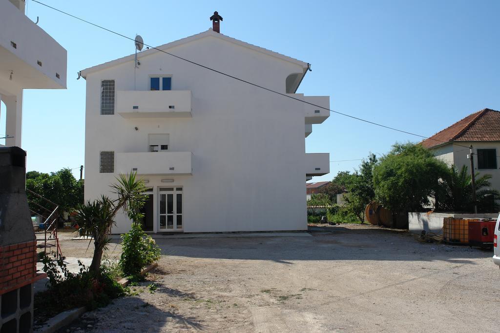 Apartments Lavanda Turanj Buitenkant foto
